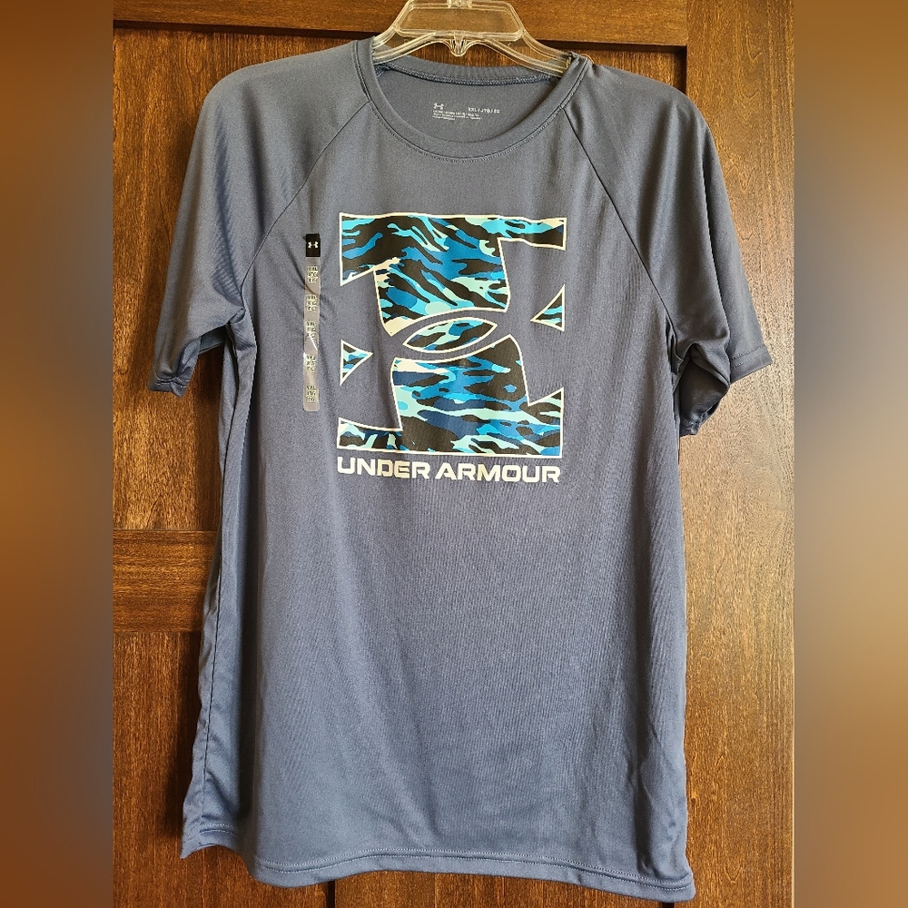Boys Under Armour t-shirt -NWT! - Picture 2 of 8